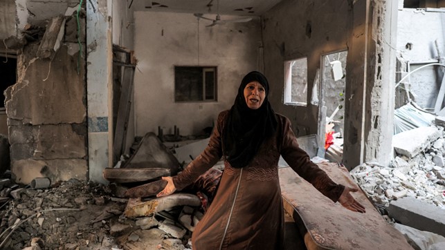 Nella guerra di Israele a Gaza, i corpi delle donne palestinesi sono campi di battaglia